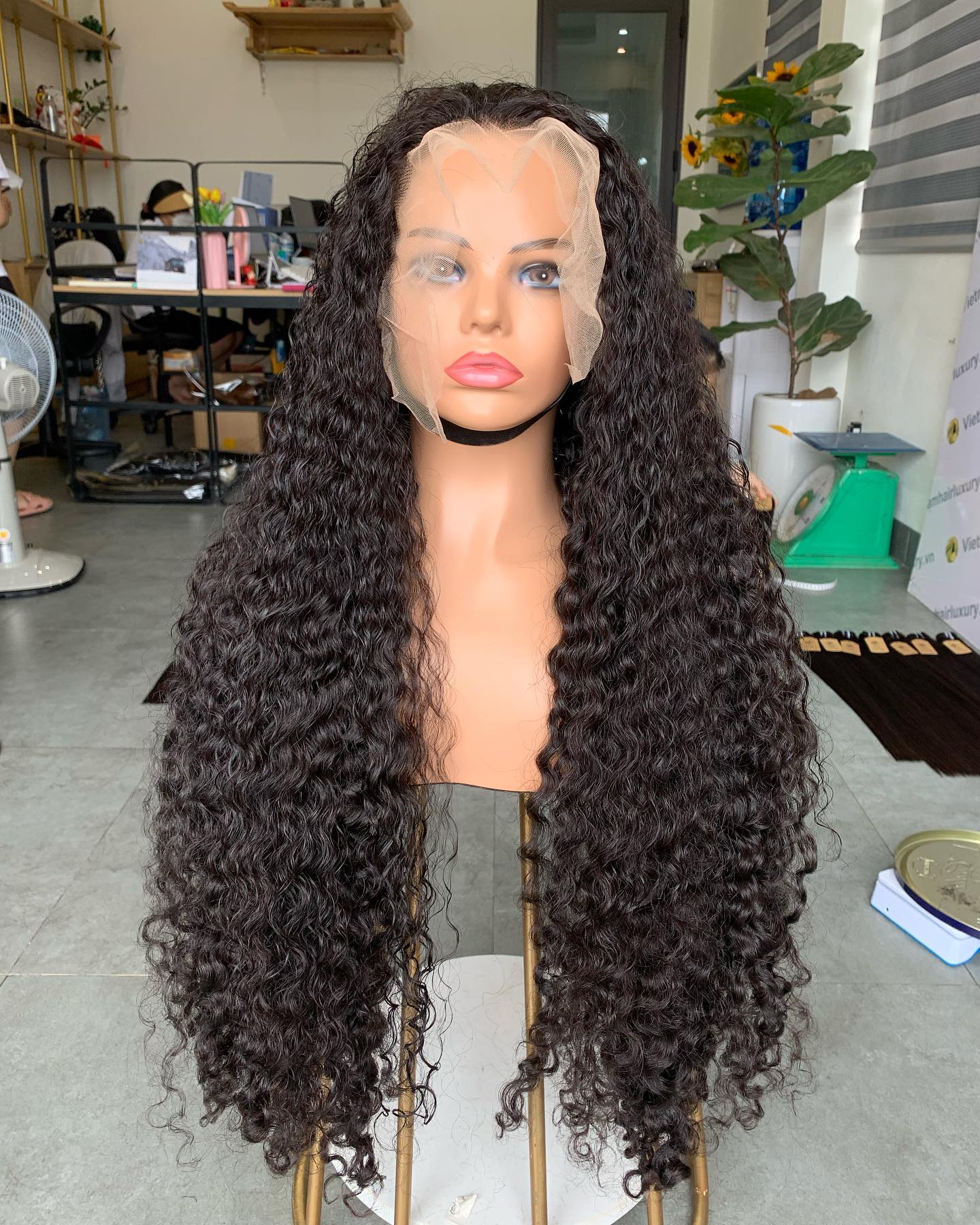 The Ultimate Guide to Choosing the Perfect Wig: